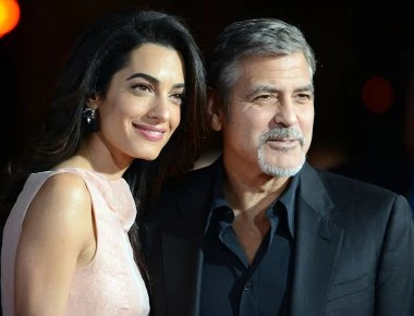 George και Amal Clooney: Το τρυφερό φιλί που δεν έχουμε ξαναδεί